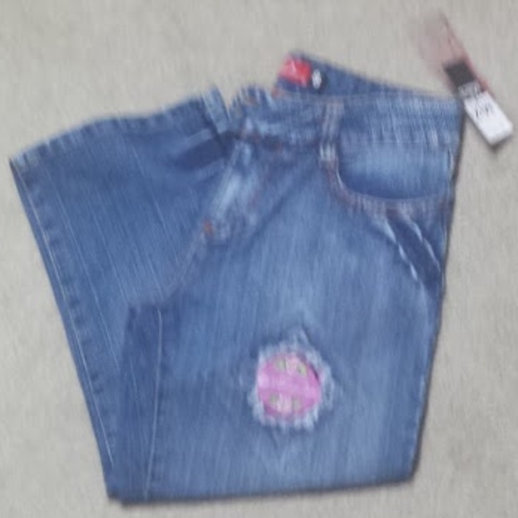 Vintage Diva Jeans Size 8  Distressed Capri Cuffed - Picture 2 of 8